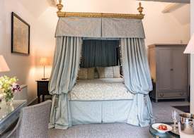 The Eastbury & Spa 4