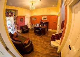 Farnley Tower Guesthouse 3