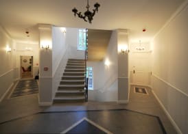 Crystal Suites Old Town 3
