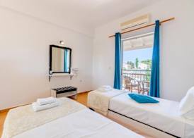 Sandy Beach Complex by Konnect - Poolside Studios and Seaside Apartments 4