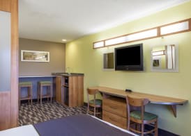 Microtel Inn & Suites by Wyndham Johnstown 4
