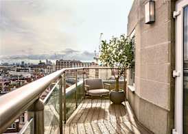 Radisson Blu Hotel, London Bond Street 3