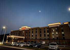Hampton Inn & Suites Lenoir, NC 4