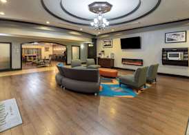 La Quinta Inn & Suites by Wyndham Fort Worth - Lake Worth 4