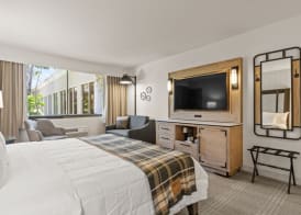Knott's Hotel 4