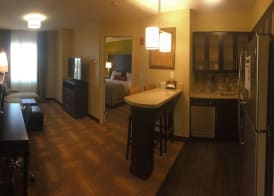 Staybridge Suites MERRILLVILLE by IHG 4