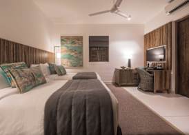 Kumu Beach By Teardrop Hotels 5