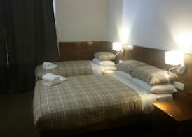 Douglas Hotel 4