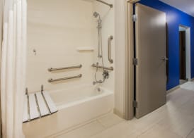 Holiday Inn Express & Suites REDDING by IHG 5