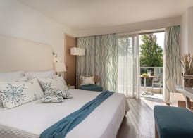 Minos Mare Royal 4