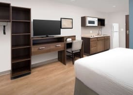 WoodSpring Suites Chicago Tinley Park 4