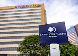 DoubleTree by Hilton Houston Medical Center Hotel & Suites 2