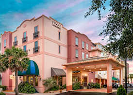 Hampton Inn & Suites Amelia Island-Historic Harbor Front 3
