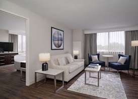 Delta Hotels by Marriott Jacksonville Deerwood 5