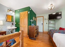 Qupqugiaq Inn 3
