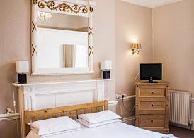 The Queensbury Hotel 4
