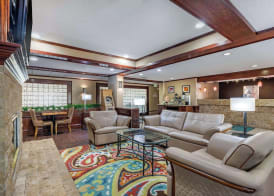 Quality Suites Addison-Dallas 4