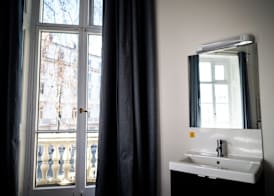 Holland House (Victoria) 5