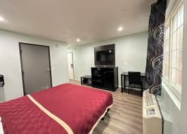 Express Inn & Suites 4