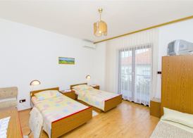 Apartments and Rooms Iva 2