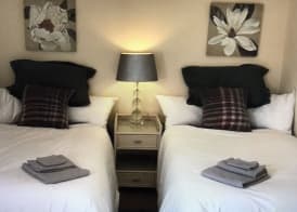 Lazy Nest - Sleeps 4, Parking, Garden & Hammocks 2