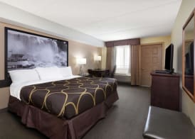 Super 8 by Wyndham Niagara Falls by the Falls 4