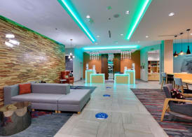 La Quinta Inn & Suites by Wyndham Lakeway 2