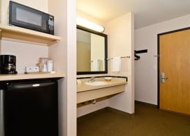 Best Western Oak Meadows Inn 2