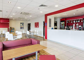 Travelodge Camberley Central 2