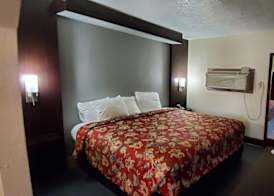 Rodeway Inn & Suites Houston near Medical Center 2