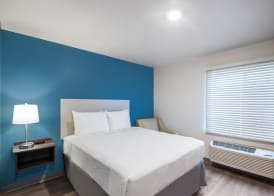 WoodSpring Suites Evansville 4