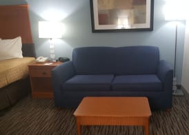 The Hotel@Dayton South 4