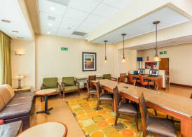 Hampton Inn by Hilton Queretaro Tecnologico 2