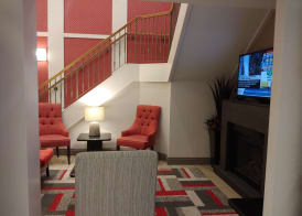 Best Western Plus Burlington Inn & Suites 4