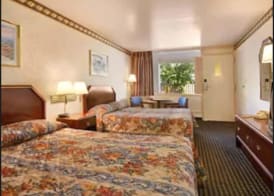 Ramada by Wyndham Baltimore West 3