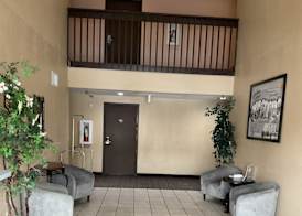 Super 8 by Wyndham Colorado Springs Airport 4