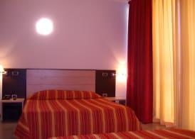Hotel Insteia 2
