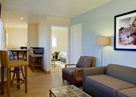PB Surf Beachside Inn 4