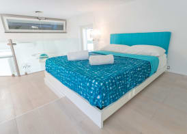 Rooftop luxury apartment 4