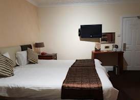 Ascot Hotel 3