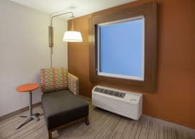 Holiday Inn Express & Suites ATLANTA N - WOODSTOCK by IHG 2