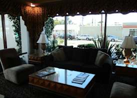 Tarzana Inn 5