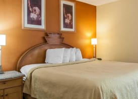 Quality Inn & Suites Shelbyville I-74 5