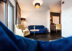 Best Western Plus Royal Suites 5