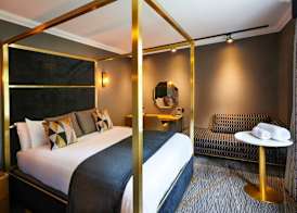The Royal Toby Hotel 4