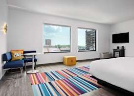 Aloft by Marriott Kansas City Country Club Plaza 5