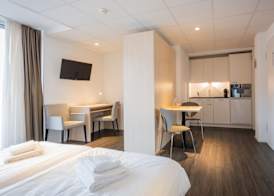 HINE ADON APART BERN AIRPORT 3