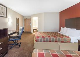 Travelodge by Wyndham Romulus Detroit Airport 5