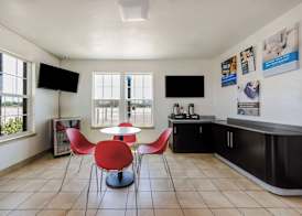 Studio 6 Fort Worth, TX - Stockyards East 2