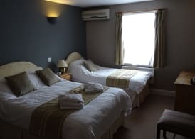 The Furze Bush Inn 4
